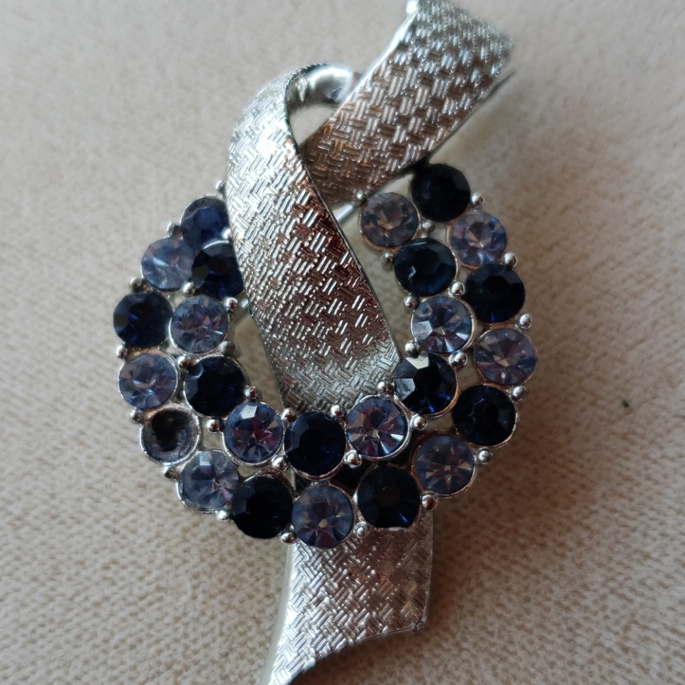 Brooch - Picture 3 of 4